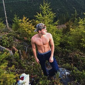 Meet your Posher, Hunter